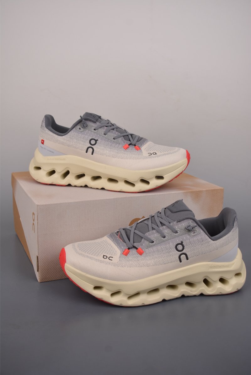 On Cloud Tilt Hi Edge view
