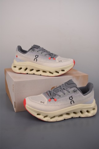 On Cloud Tilt Hi Edge view 5