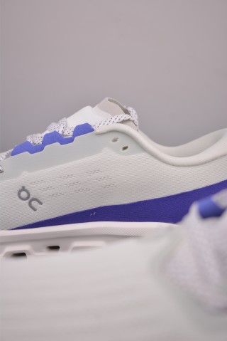 On Cloudmonster view 17
