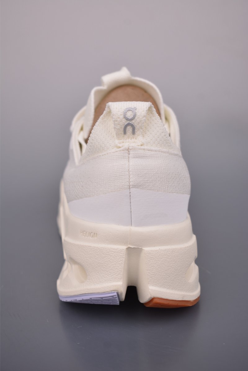 On Cloudsurfei Max view