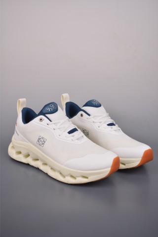 On Cloudsurfei Max view 10