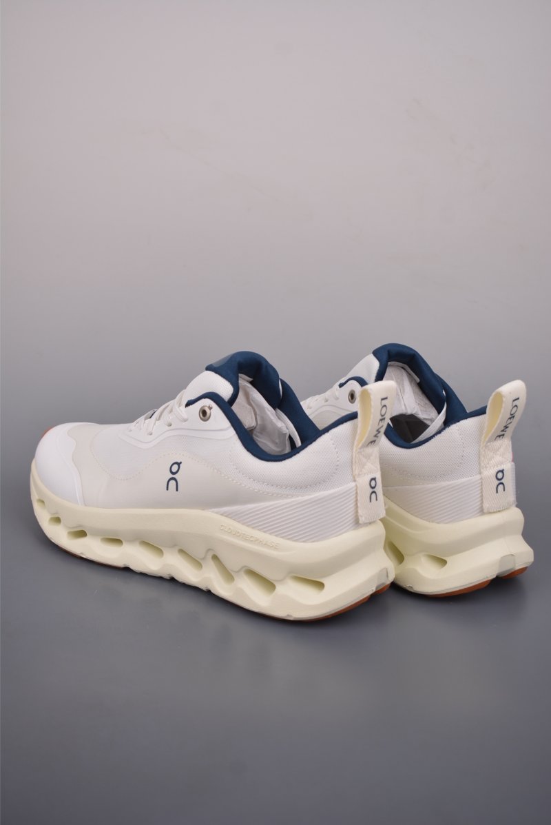 On Cloudsurfei Max view