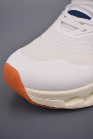 On Cloudsurfei Max view 15