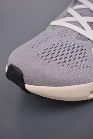 On Cloudsurfer view 6