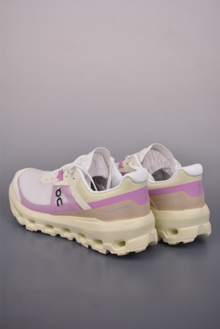On Cloudsurfer view 11