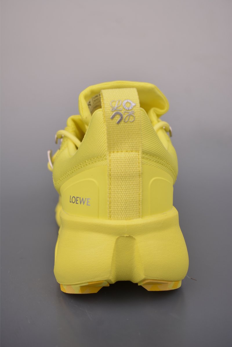 On Cloudsurfer Loewe view