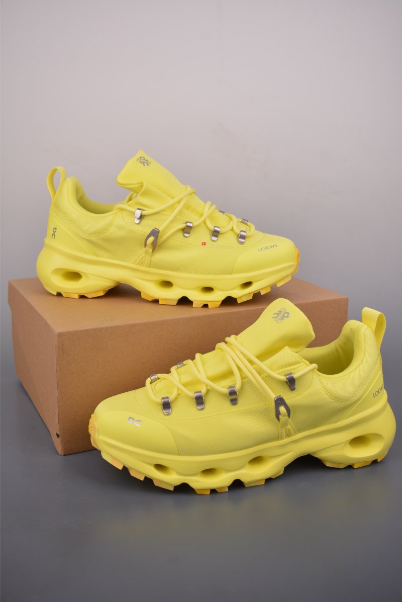On Cloudsurfer Loewe view