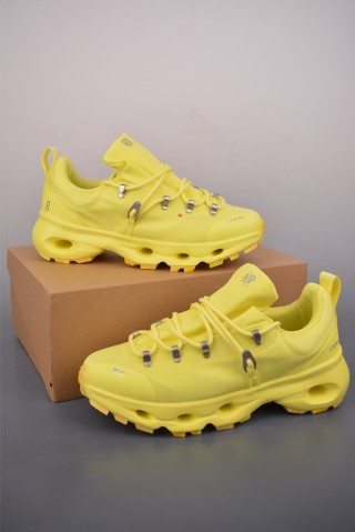 On Cloudsurfer Loewe view 5