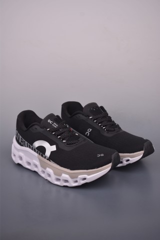 On Cloudsurfer Max 2 view 1
