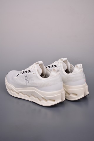 On Cloudsurfer Max 2 view 11