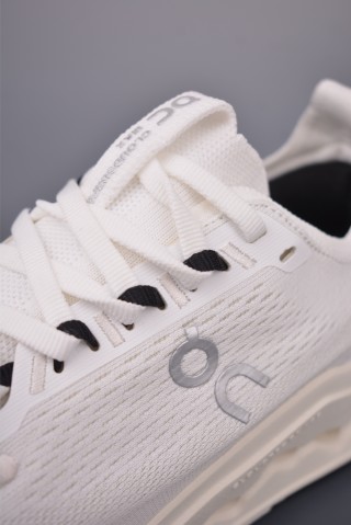 On Cloudsurfer Max 2 view 16