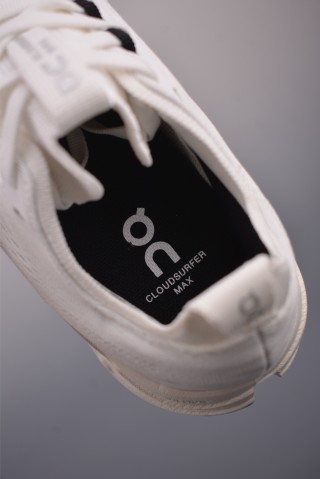 On Cloudsurfer Max 2 view 18