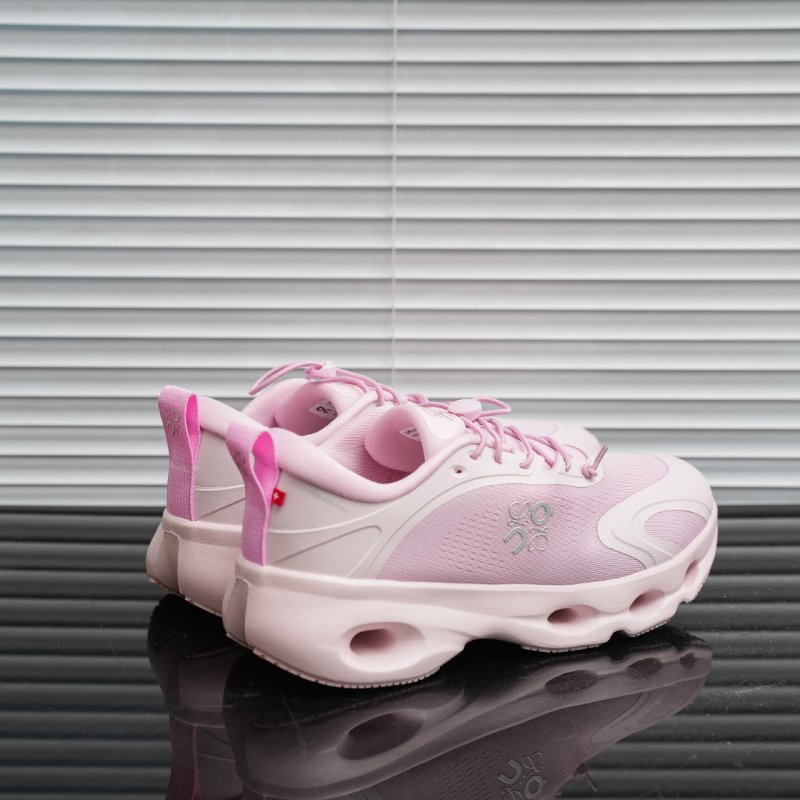 On Cloud x Loewe 'Black' view