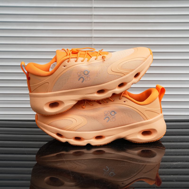 On Cloud x Loewe 'Black' view