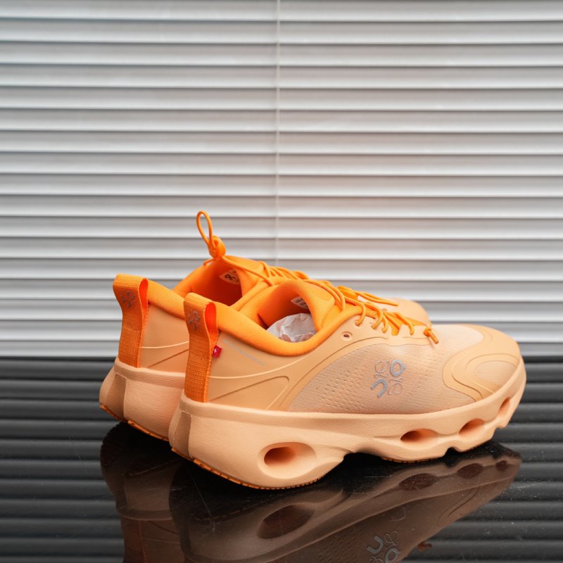 On Cloud x Loewe 'Black' view