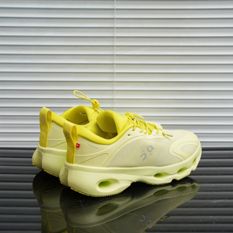 On Cloud x Loewe 'Black' view