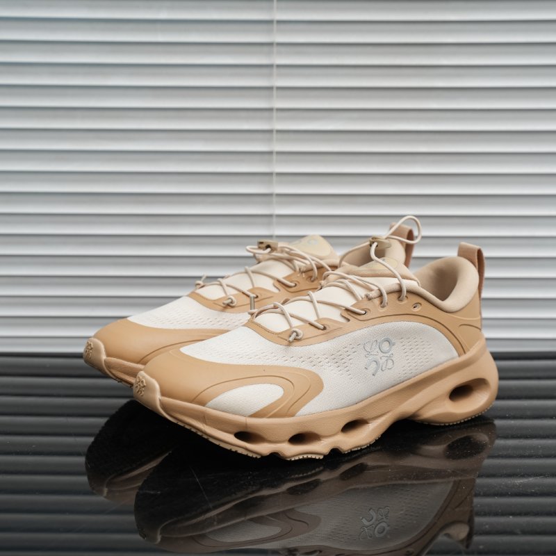 On Cloud x Loewe 'Black'