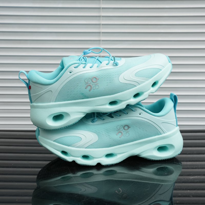 On Cloud x Loewe 'Black' view