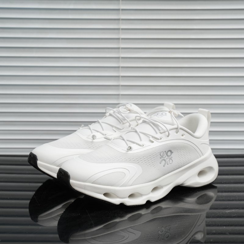 On Cloud x Loewe 'Black'