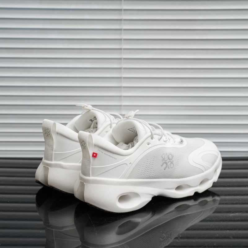 On Cloud x Loewe 'Black' view