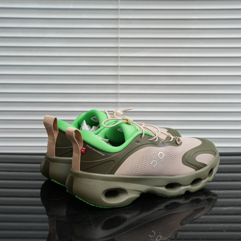 On Cloud x Loewe 'Black' view