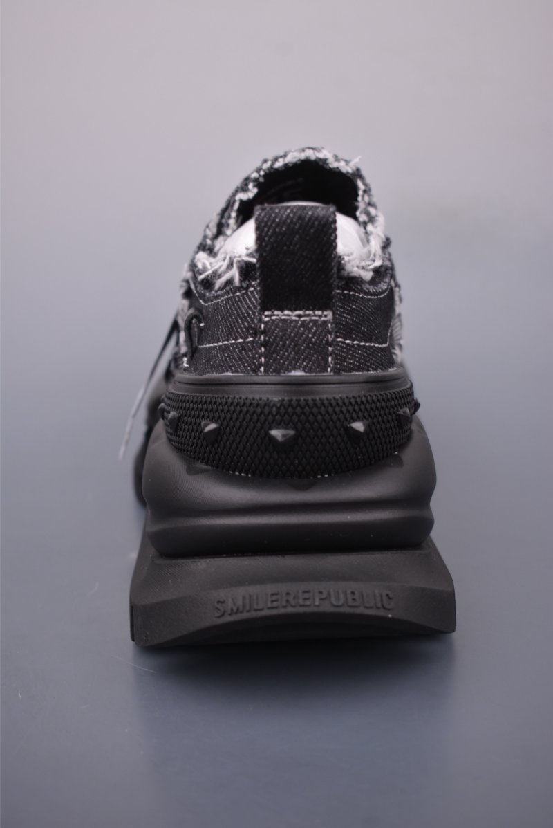Sneakers 'Red' view