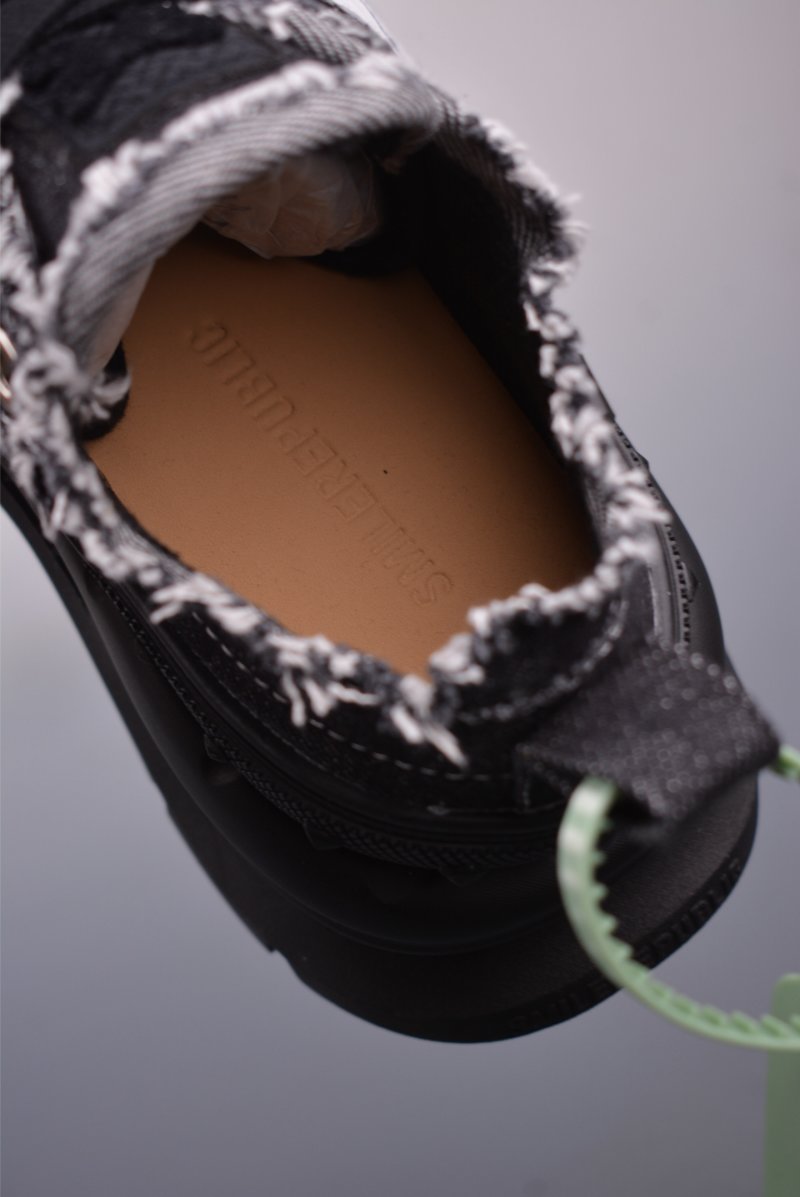Sneakers 'Red' view