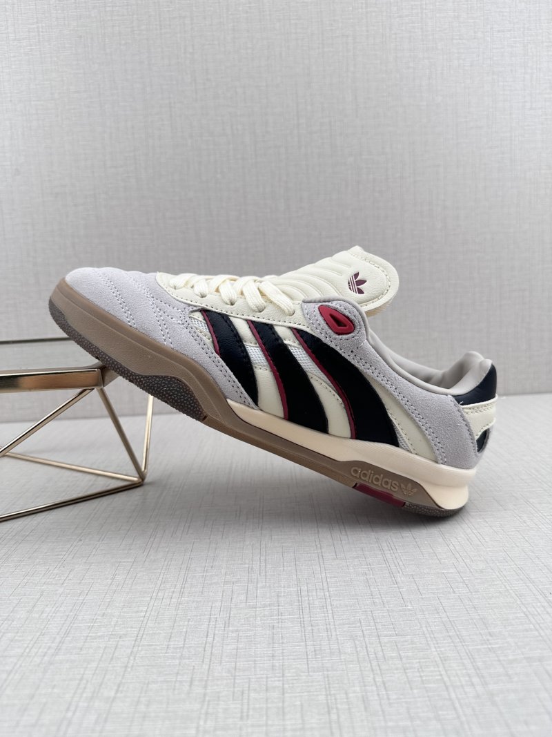Adidas Predator Mundial