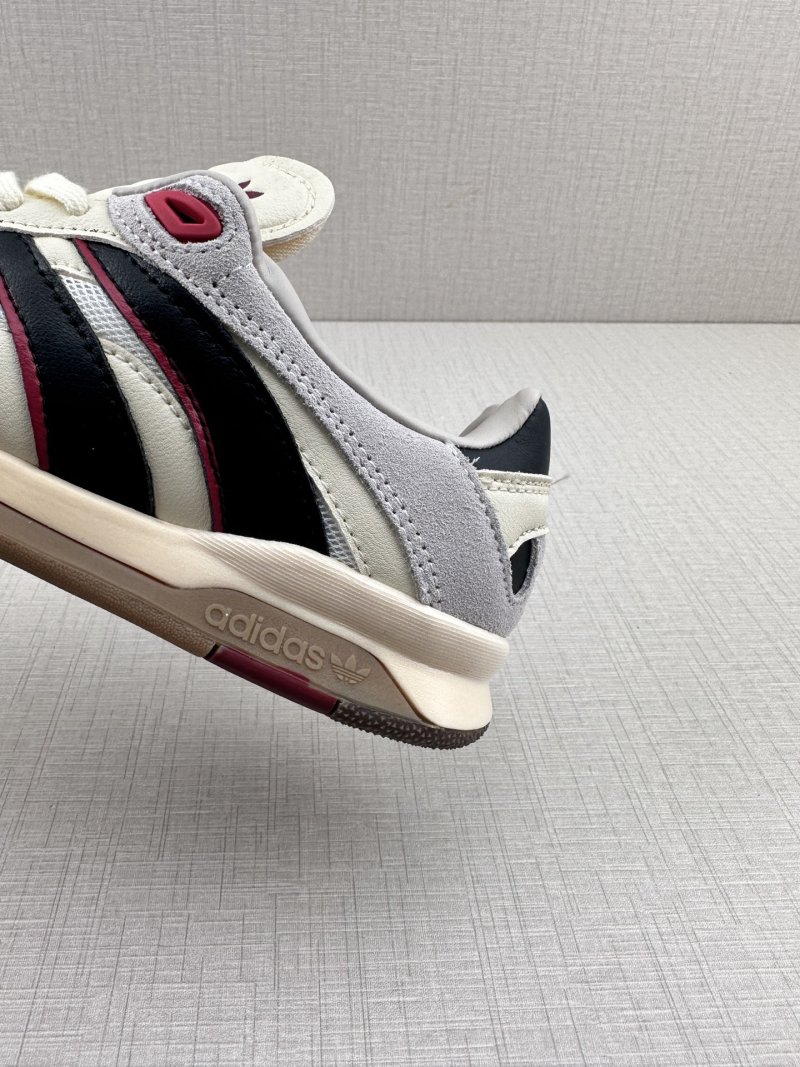 Adidas Predator Mundial view