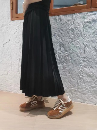 Sneakers view 4