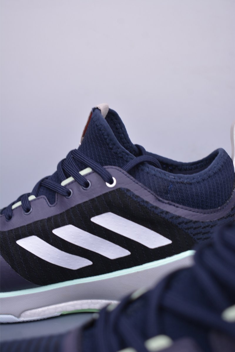 Adidas Crazyflight Mid view
