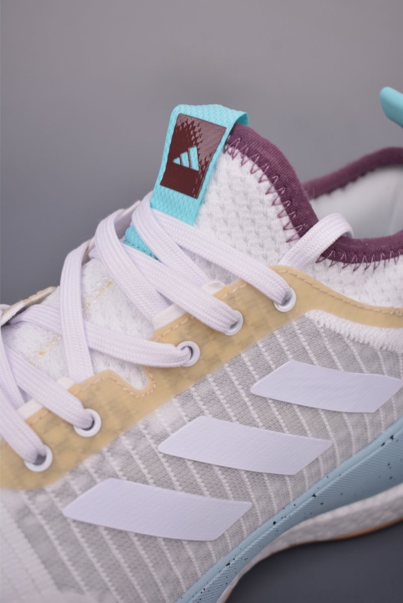 Adidas Crazyflight Mid view