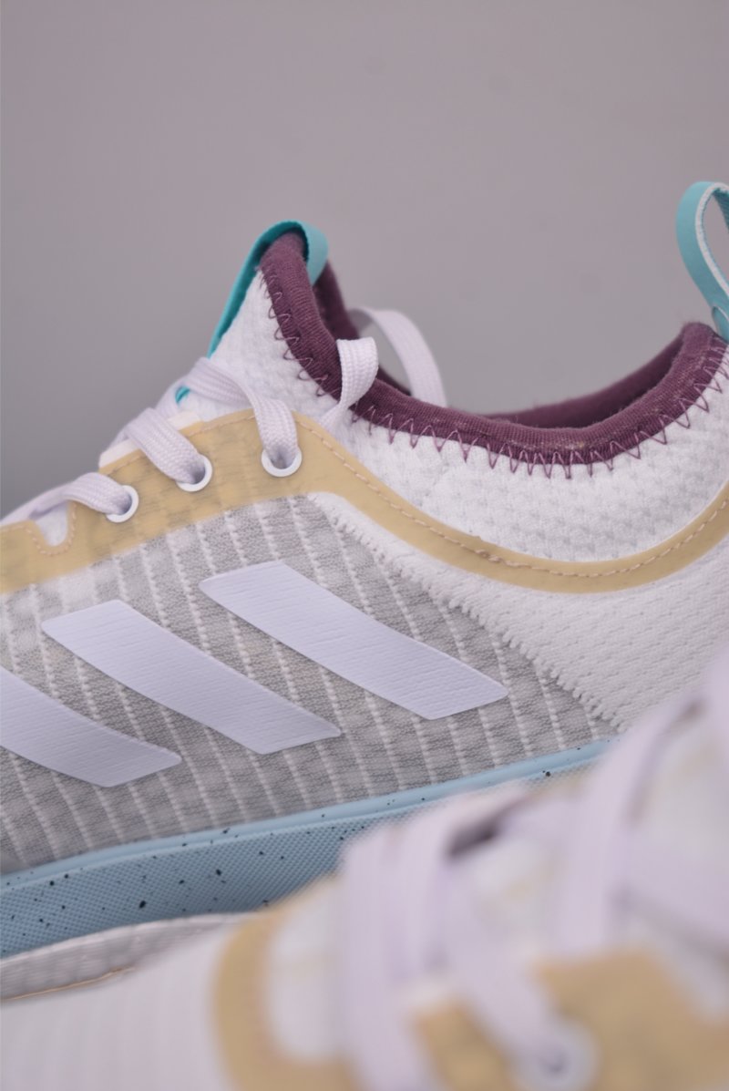 Adidas Crazyflight Mid view