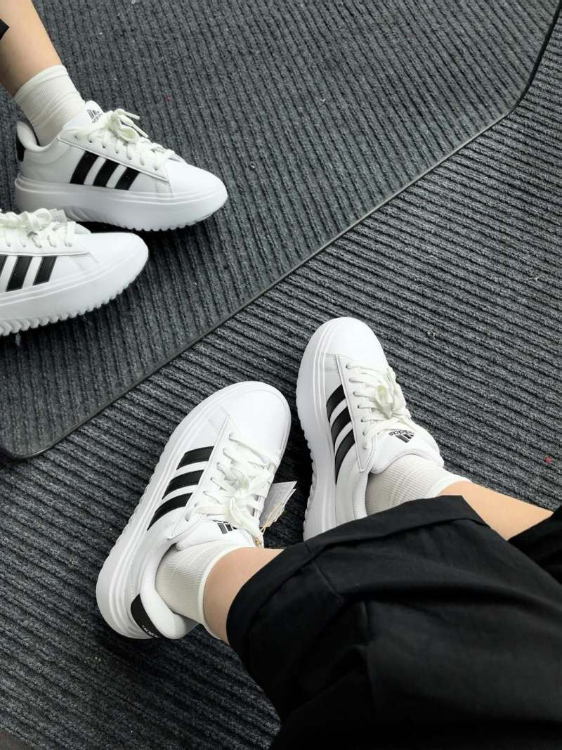 Adidas Grand Court view