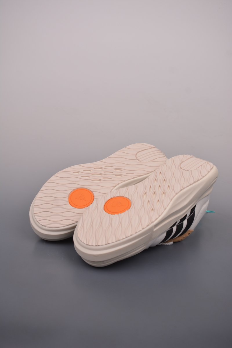 Adidas Maxxcourt SPW view