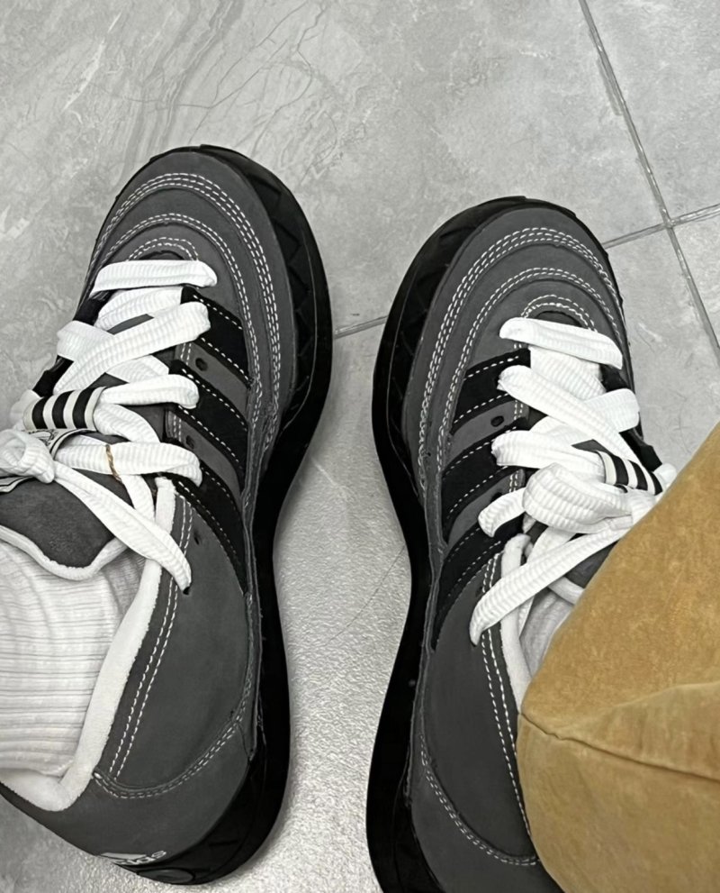 Adidas Originals Adimatic Mid view