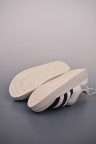 Adidas Puffylette view 3