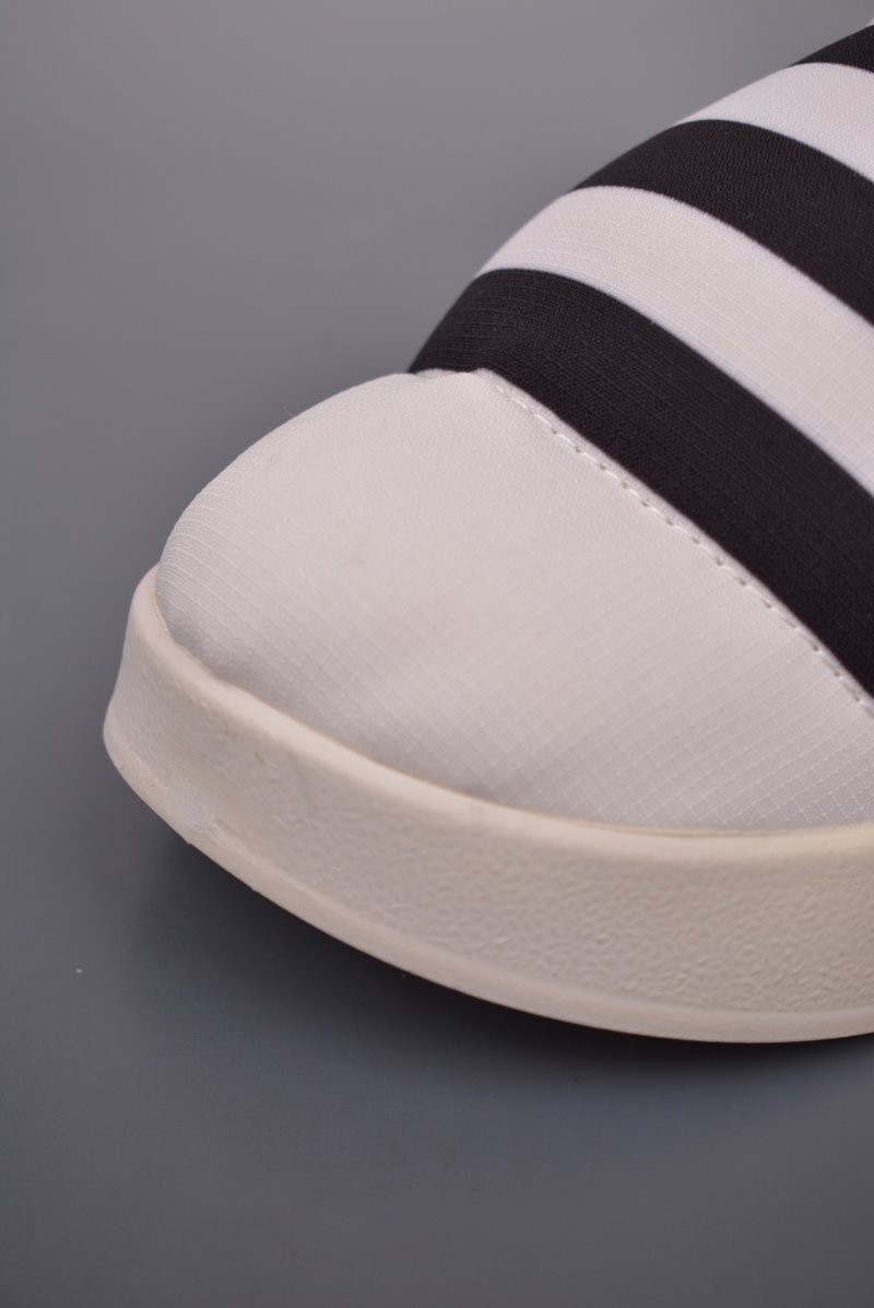 Adidas Puffylette view