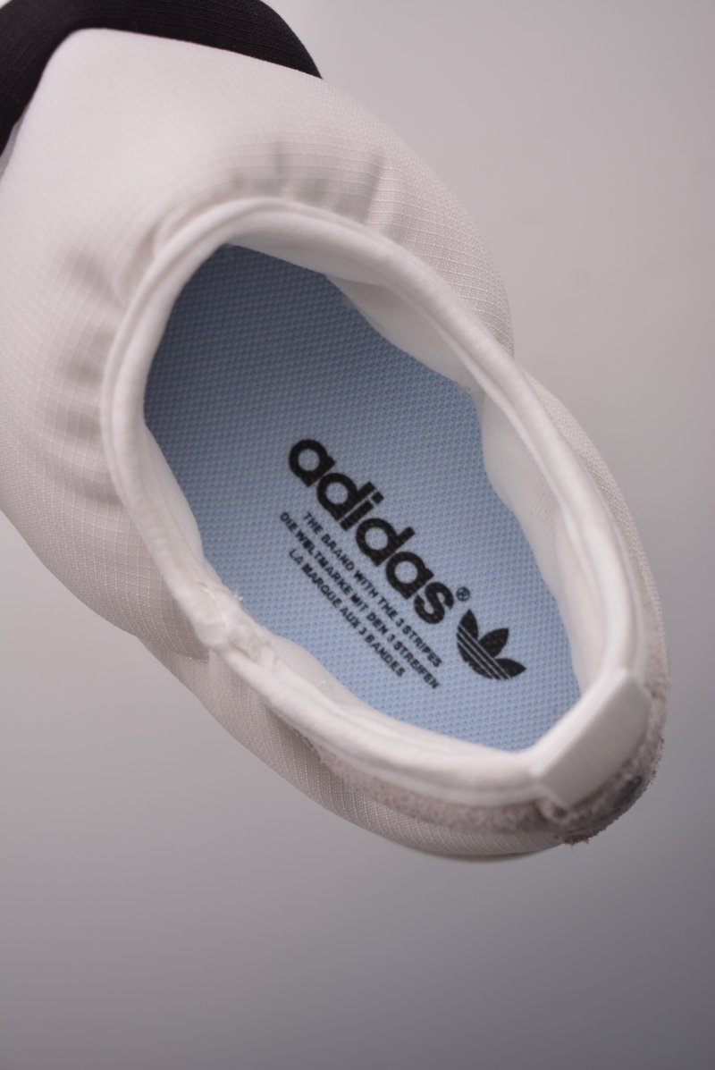 Adidas Puffylette view