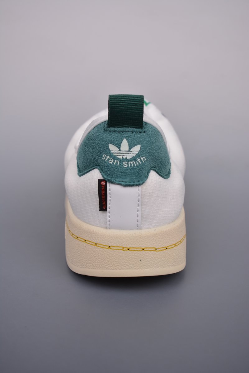 Adidas Puffylette view