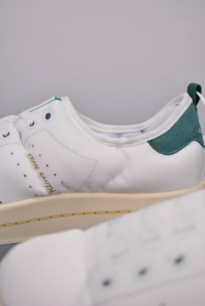 Adidas Puffylette view
