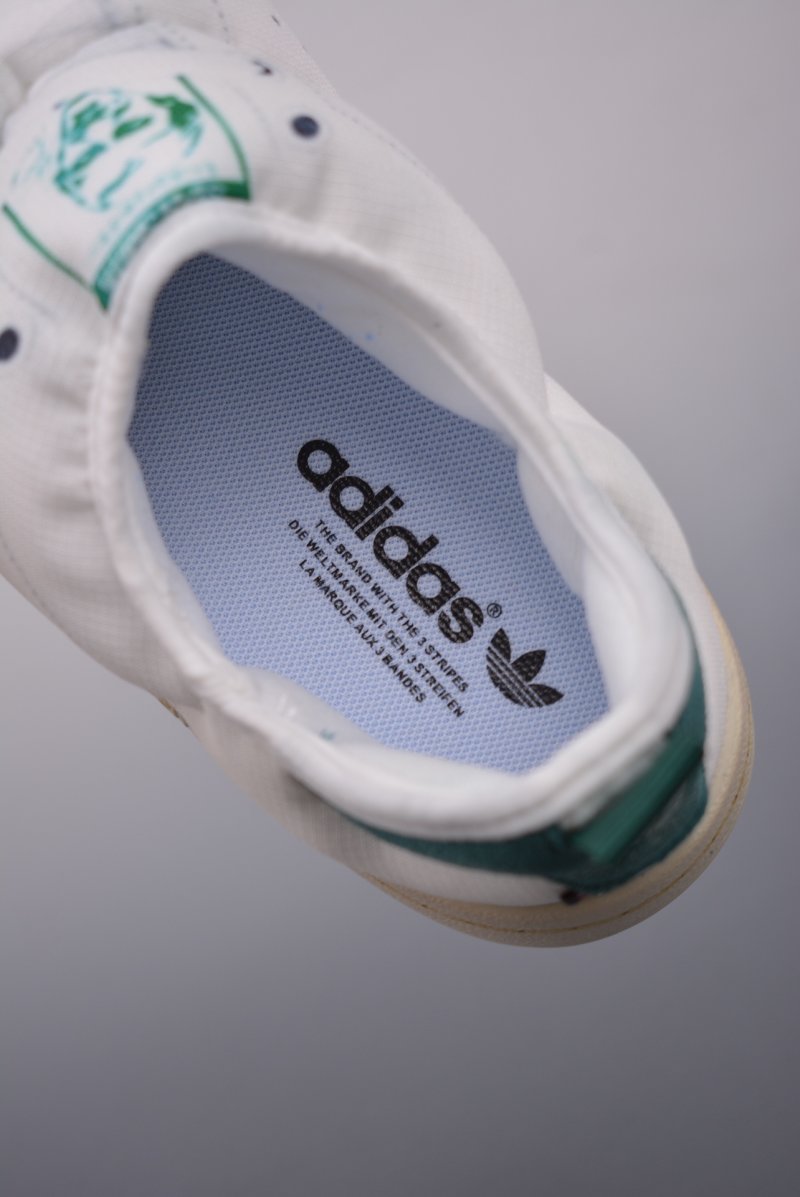 Adidas Puffylette view