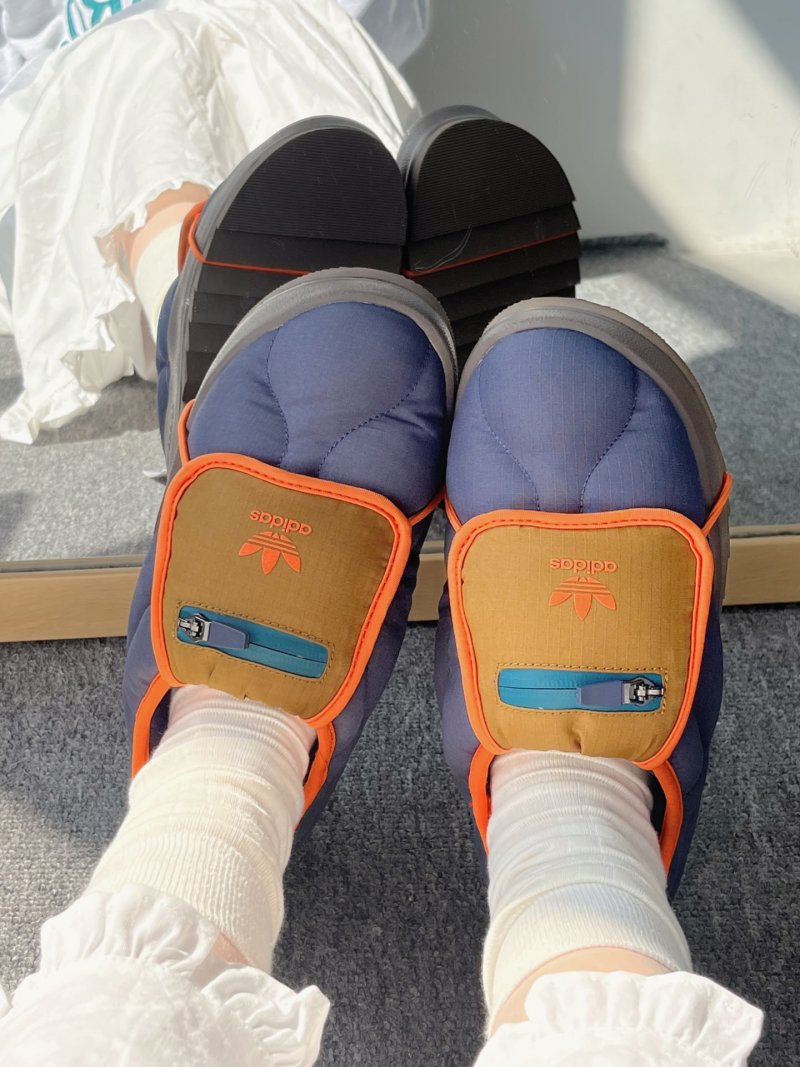 Adidas Adilette Puffylette view