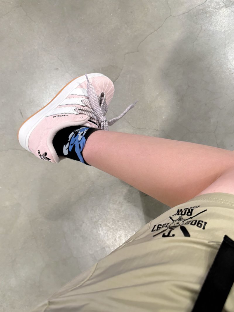 Adidas Superstar XLG W view