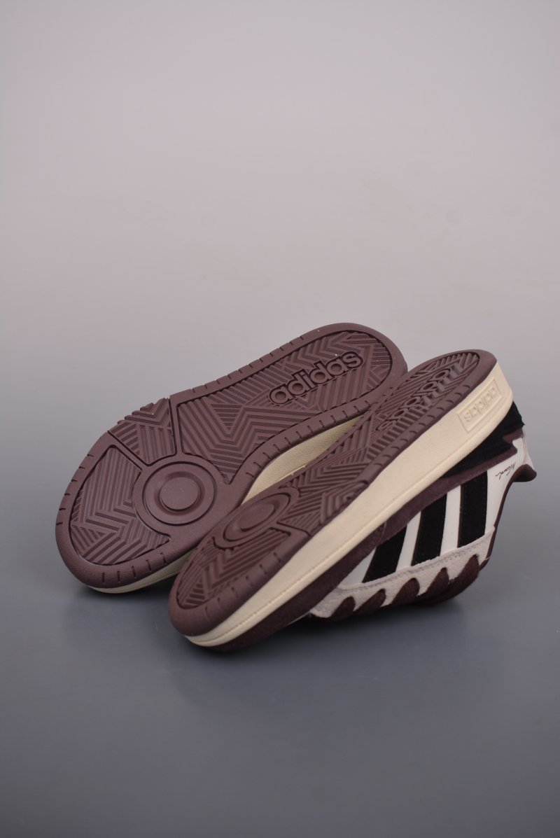 Adidas WCARD ADV view