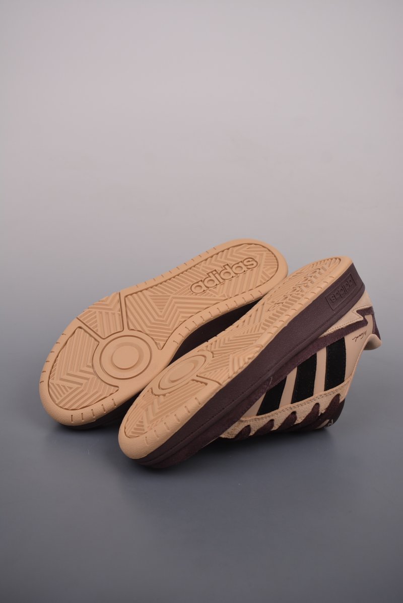 Adidas WCARD ADV view