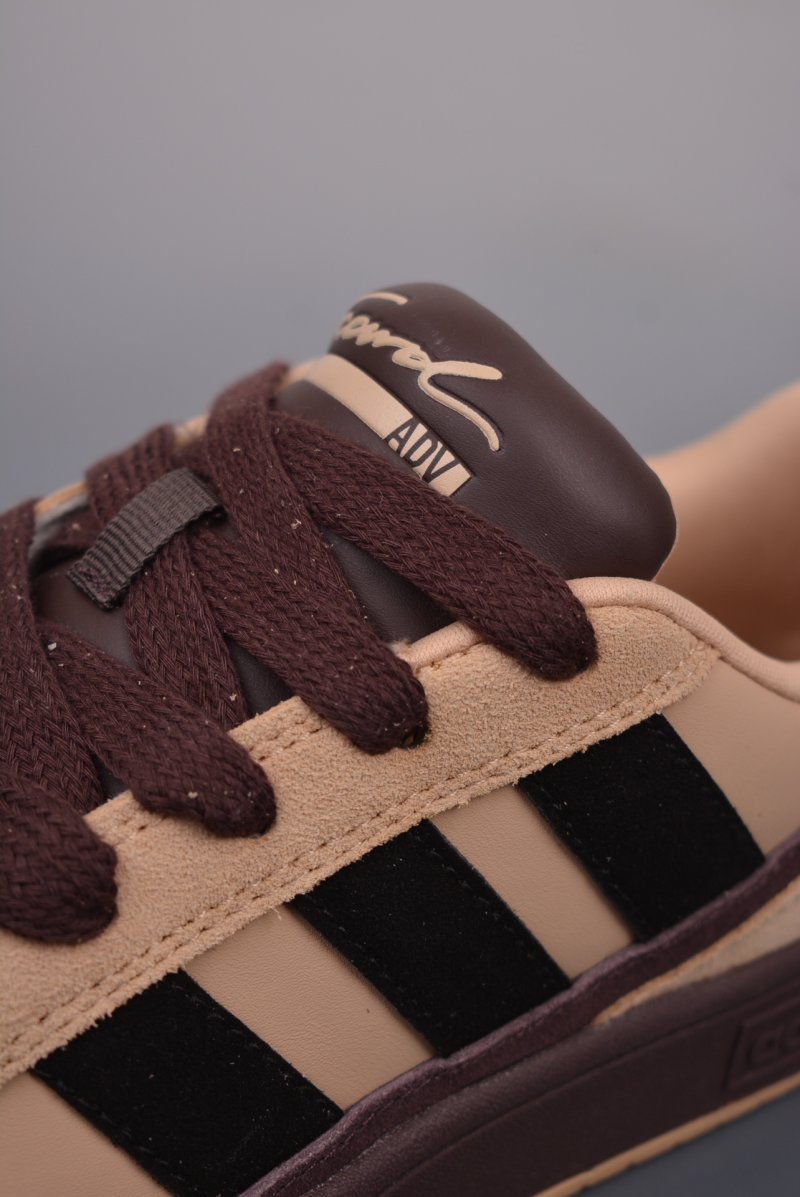 Adidas WCARD ADV view