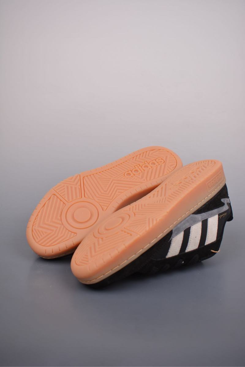 Adidas WCARD ADV view