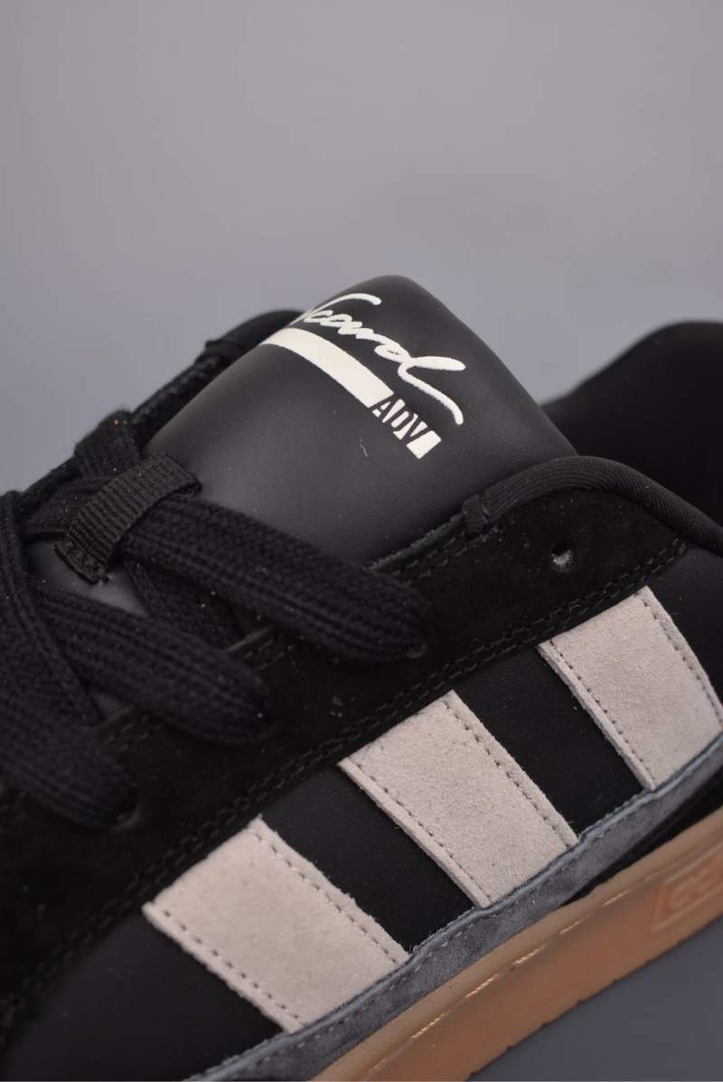 Adidas WCARD ADV view