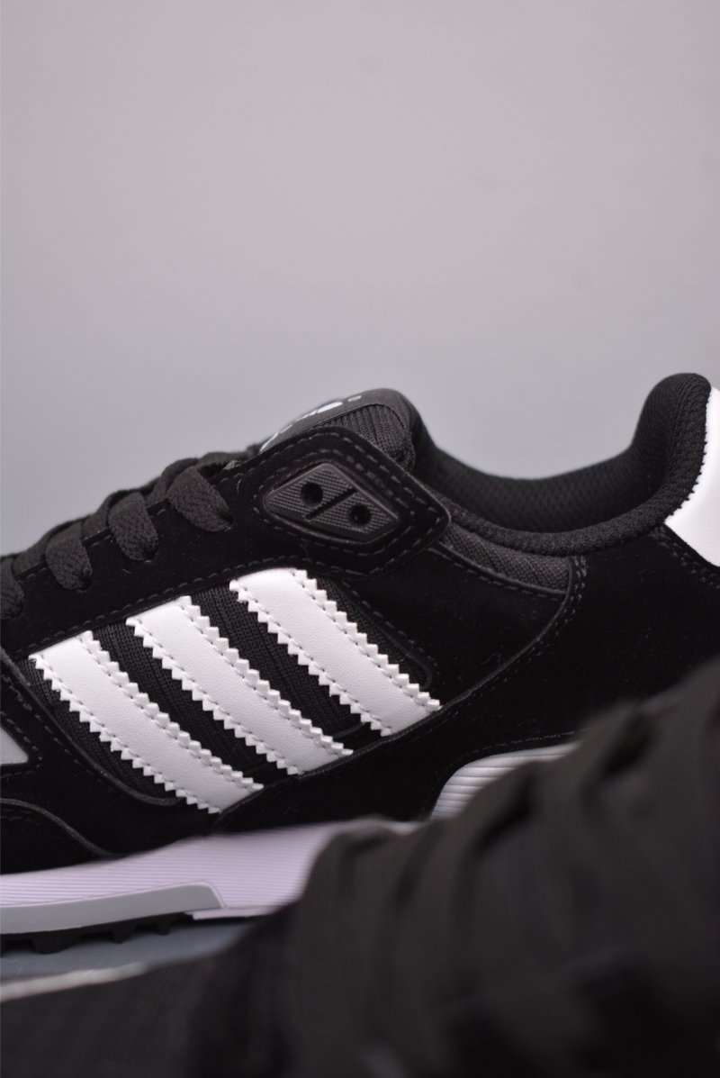 Adidas ZX750 view